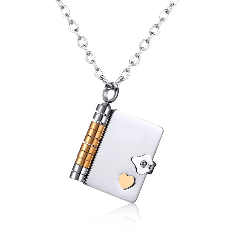 Corrente e Pingente de Livro