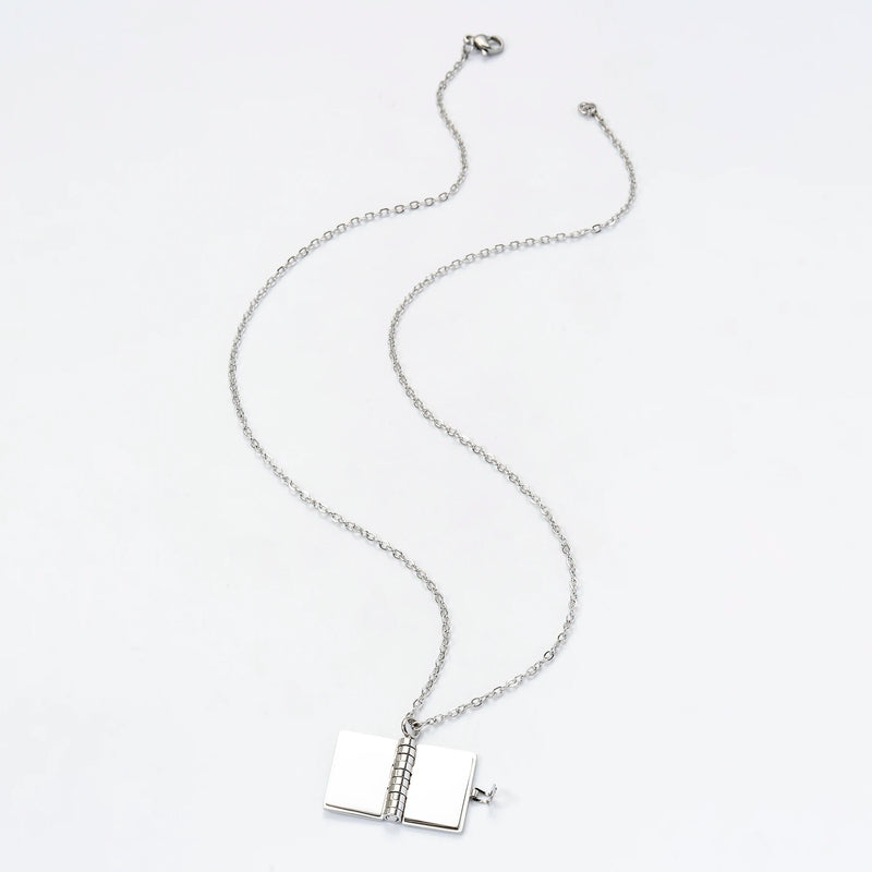 Corrente e Pingente de Livro