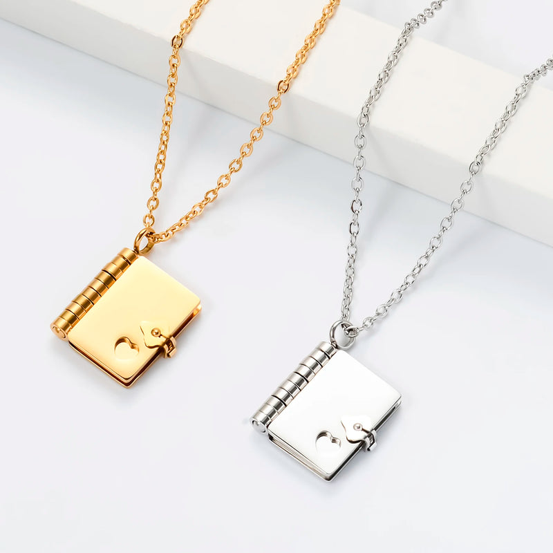 Corrente e Pingente de Livro