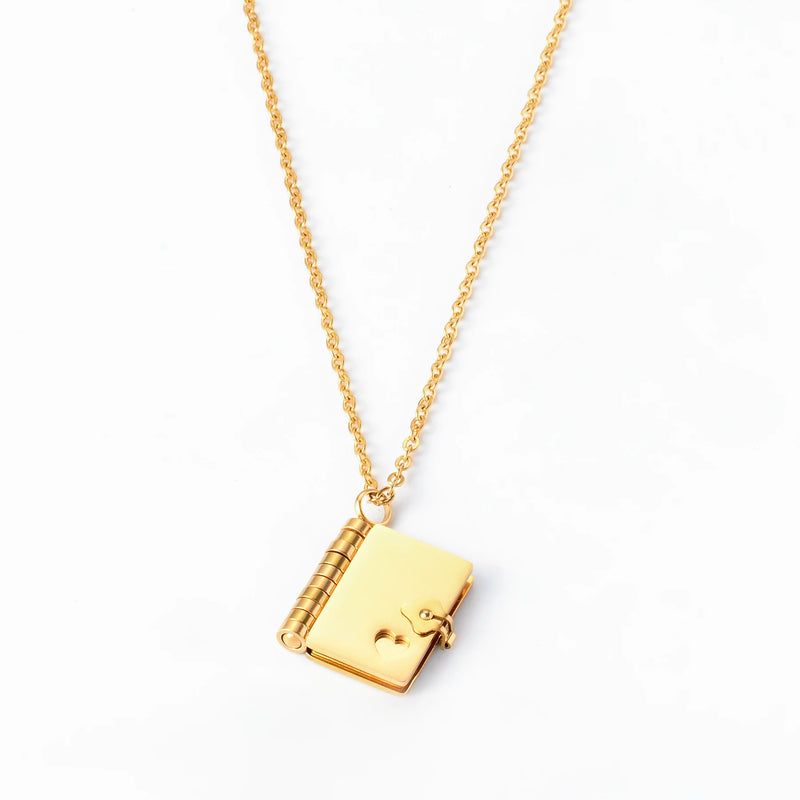 Corrente e Pingente de Livro